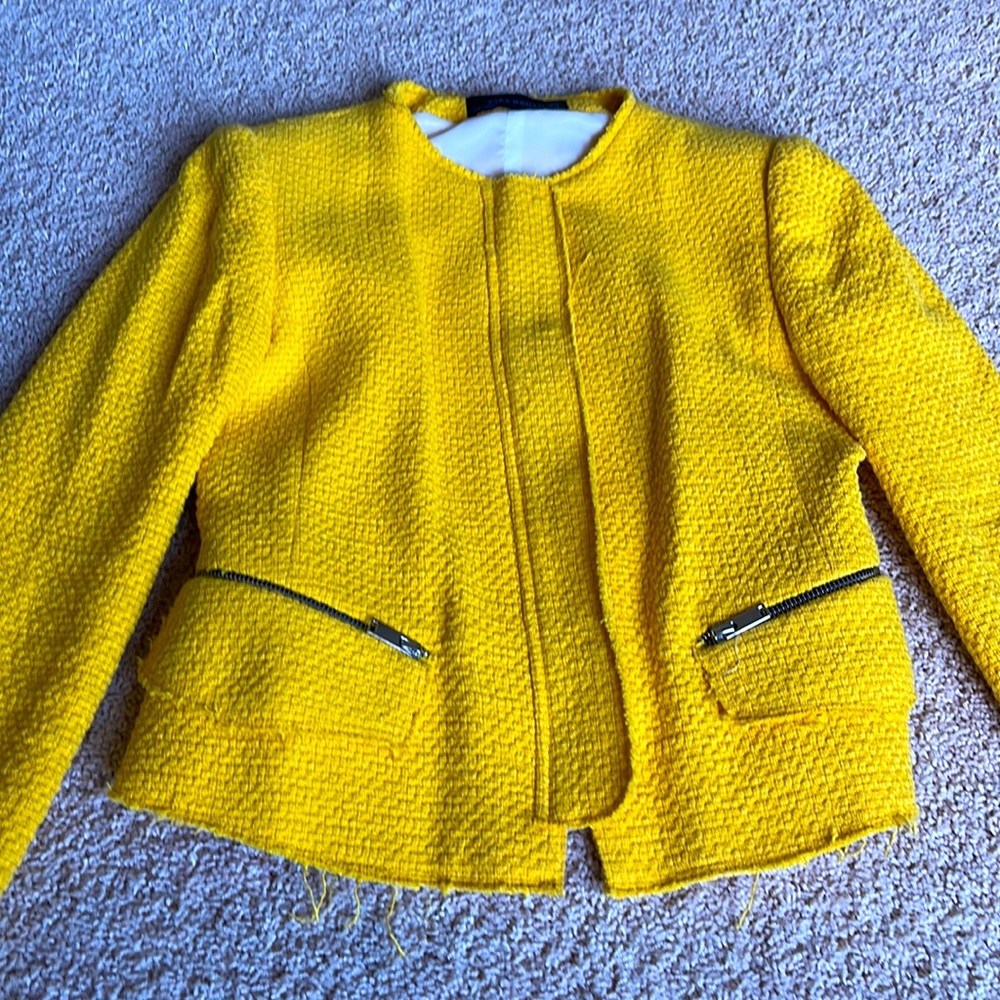 Tweed yellow jacket like new worn once